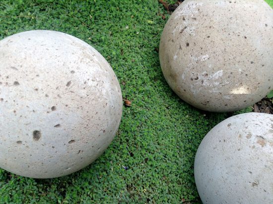 DIY Concrete Garden Spheres, Balls & Globes