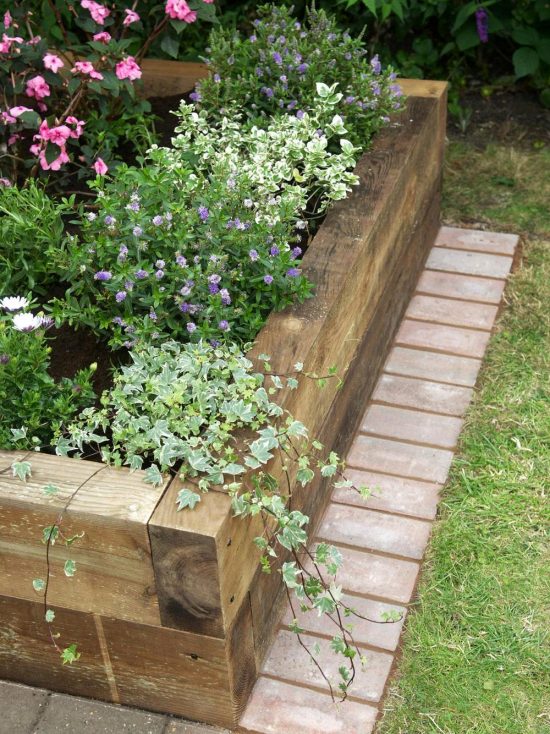 Timber raised bed