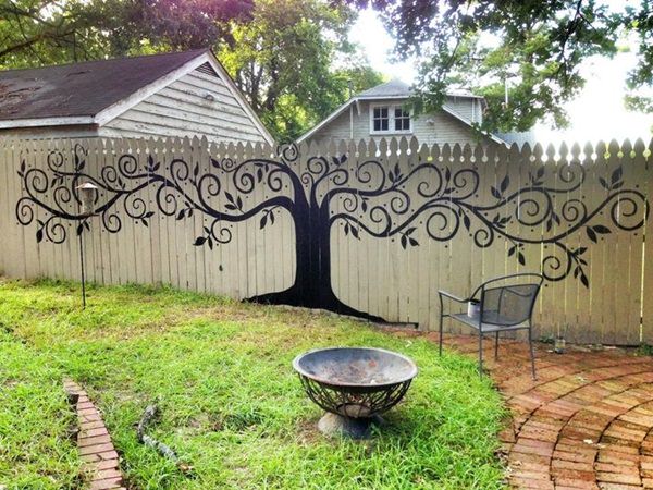 30 Fence Decorating Ideas to Spruce Up Your Yard