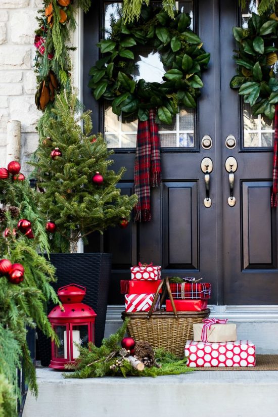 Creative Christmas Front Porch Decor