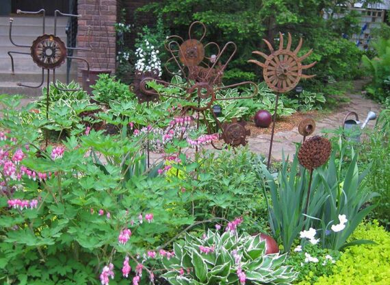 Crazy Cool Garden Art Ideas From Junk! • The Garden Glove