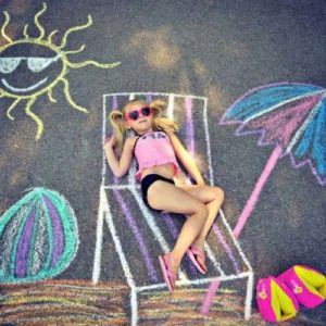 20 Easy Sidewalk Chalk Art Ideas for Everyone to Try! • The Garden Glove