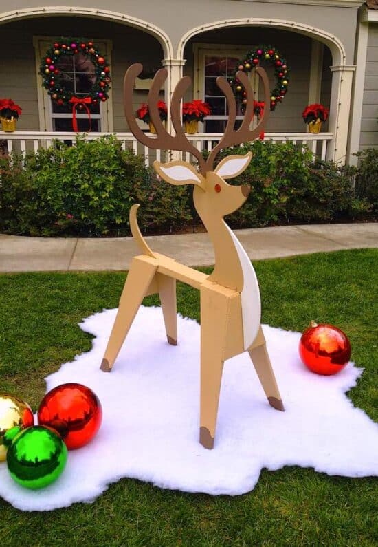 DIY Outdoor Reindeer Christmas Decorations