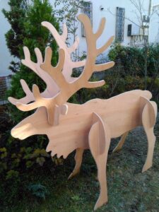 12 Festive DIY Outdoor Reindeer Christmas Decorations • The Garden Glove