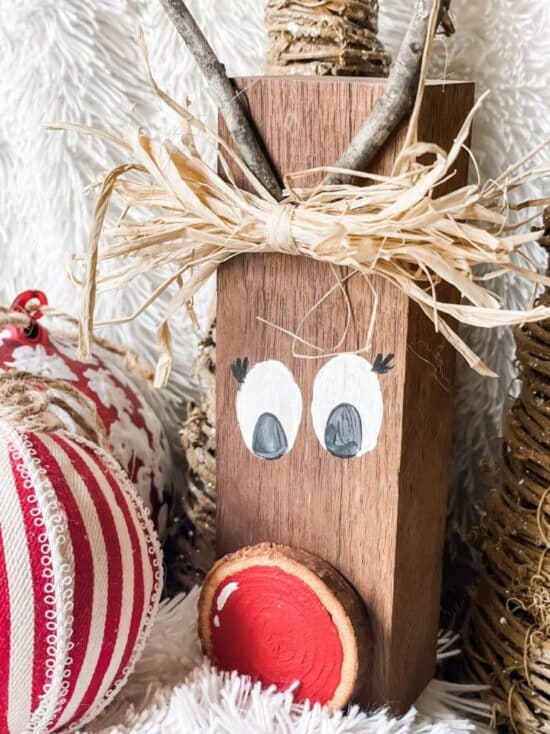 12 Festive DIY Outdoor Reindeer Christmas Decorations • The Garden Glove